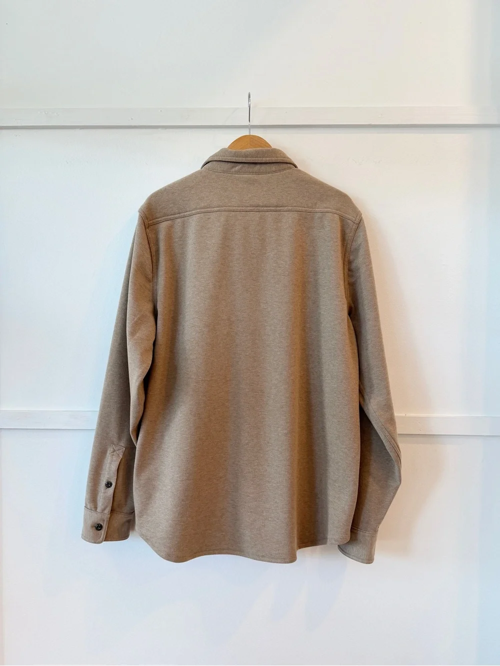 Like New J Crew men’s khaki sweatshirt button up shacket LARGE